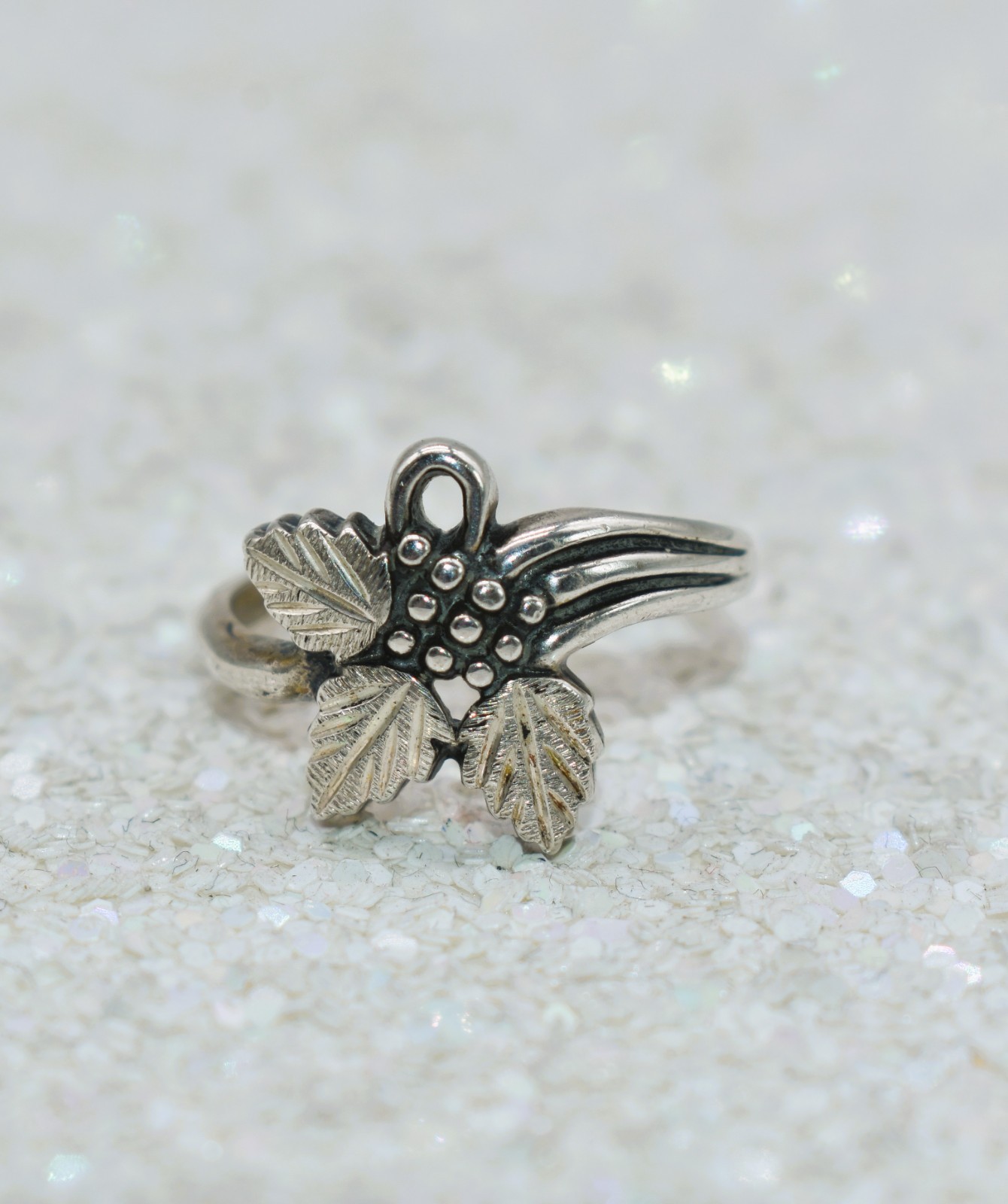 Wheeler Manufacturing Sterling Silver Leaves & Grape Vine Ring Size 6