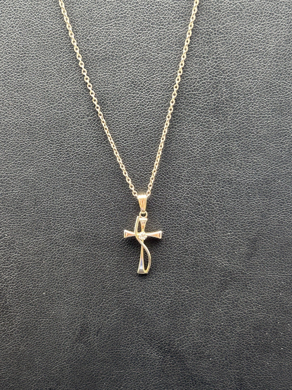 Woman’s Dainty 18″ Necklace with Cross Stamped 14/20K GF
