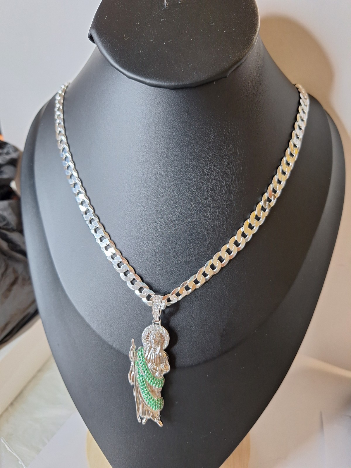Hermosa Cadena EstiloCubana 24″ Con Dije En Plata Italiana Dr Ley 925