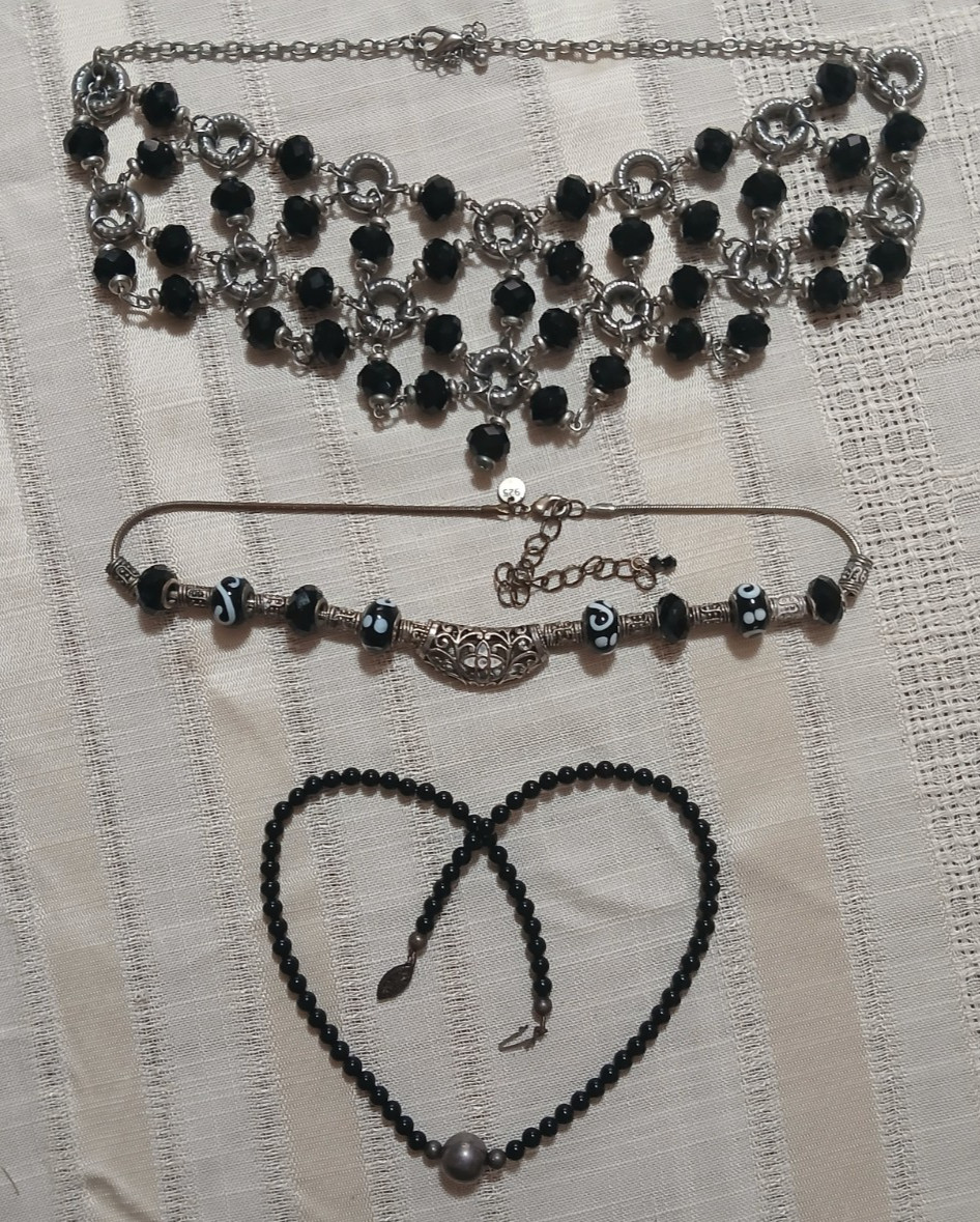 BEAUTIFUL CHARTER CLUB Purple & Blue LAYERED Gold Tone NECKLACE & EARRINGS SET