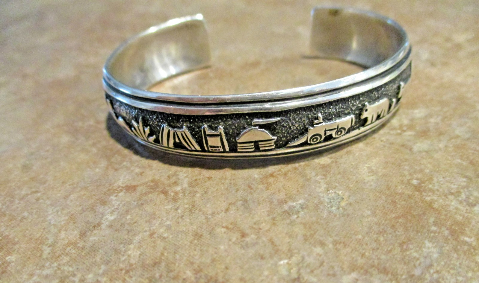 EARLY Vintage Navajo TOMMY SINGER (d.) Sterling Silver STORYTELLER Bracelet