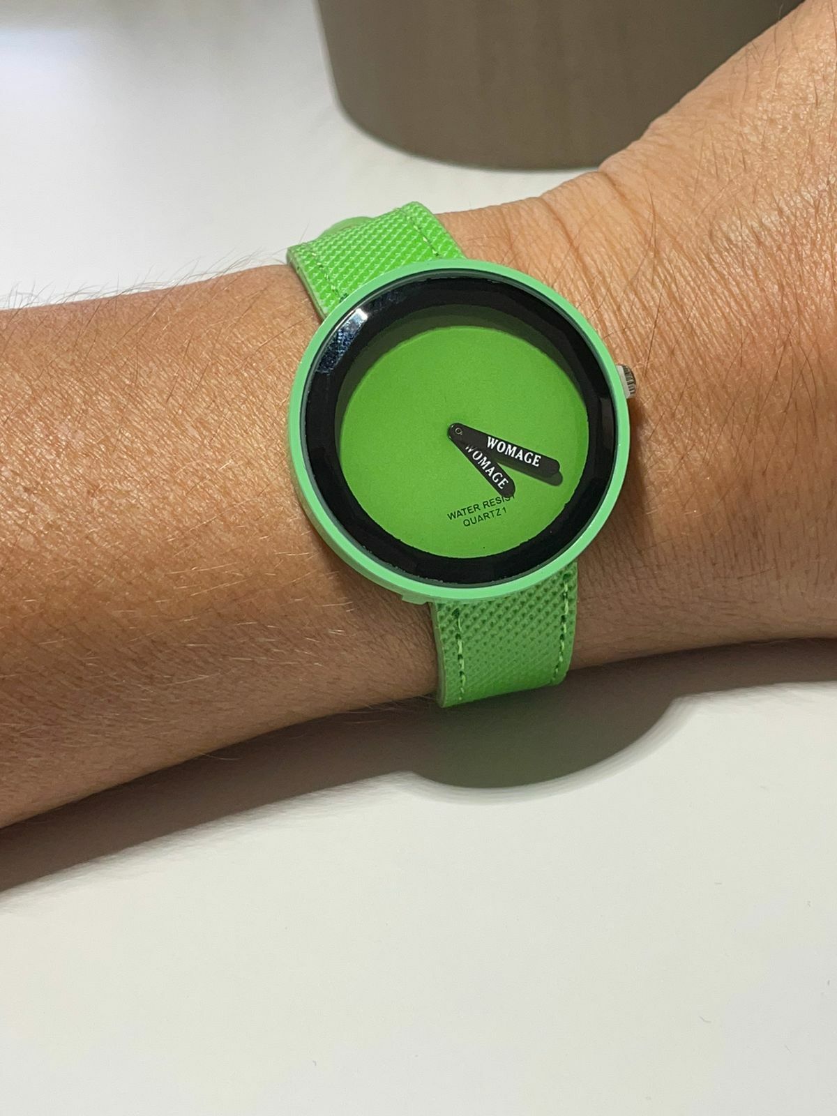 Women Wristwatches Candy Color Numberless Design Sports Quartz Fashion Watch