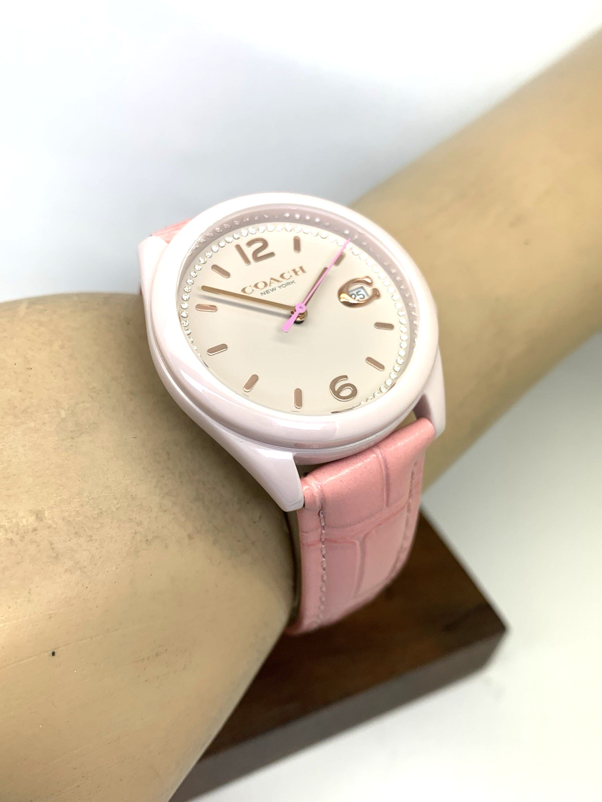Coach Women’s Watch 14503926 Greyson Quartz Blush Pink Ceramic Leather Band 36mm