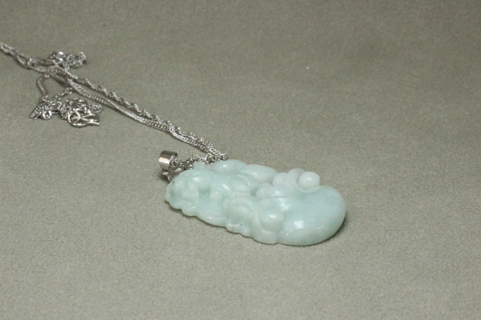 Natural White green A Jadeite jade Hand-Carved dog (Chinese Zodiac) Pendant