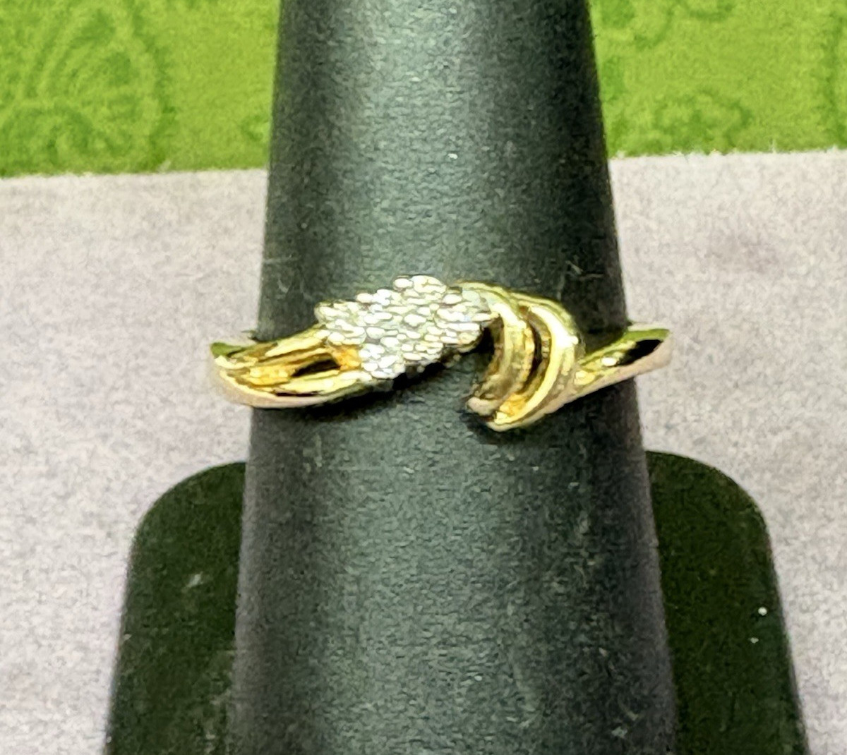 14kt Yellow Gold .12ctw SI2/I1, I-J Diamond Curved Ring Size 8 3.4g 1014608-8
