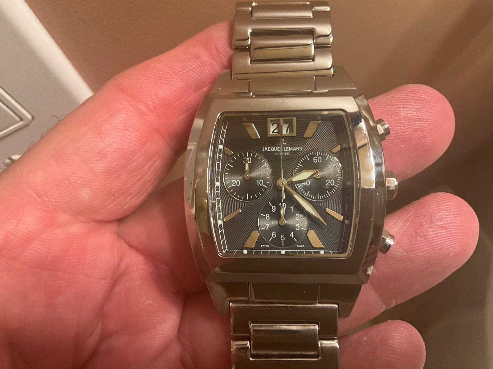 JACQUES LEMANS SWISS MADE TONNEAU MENS WATCH MODEL G121 SAPPHIRE CRYSTAL MINTY!!