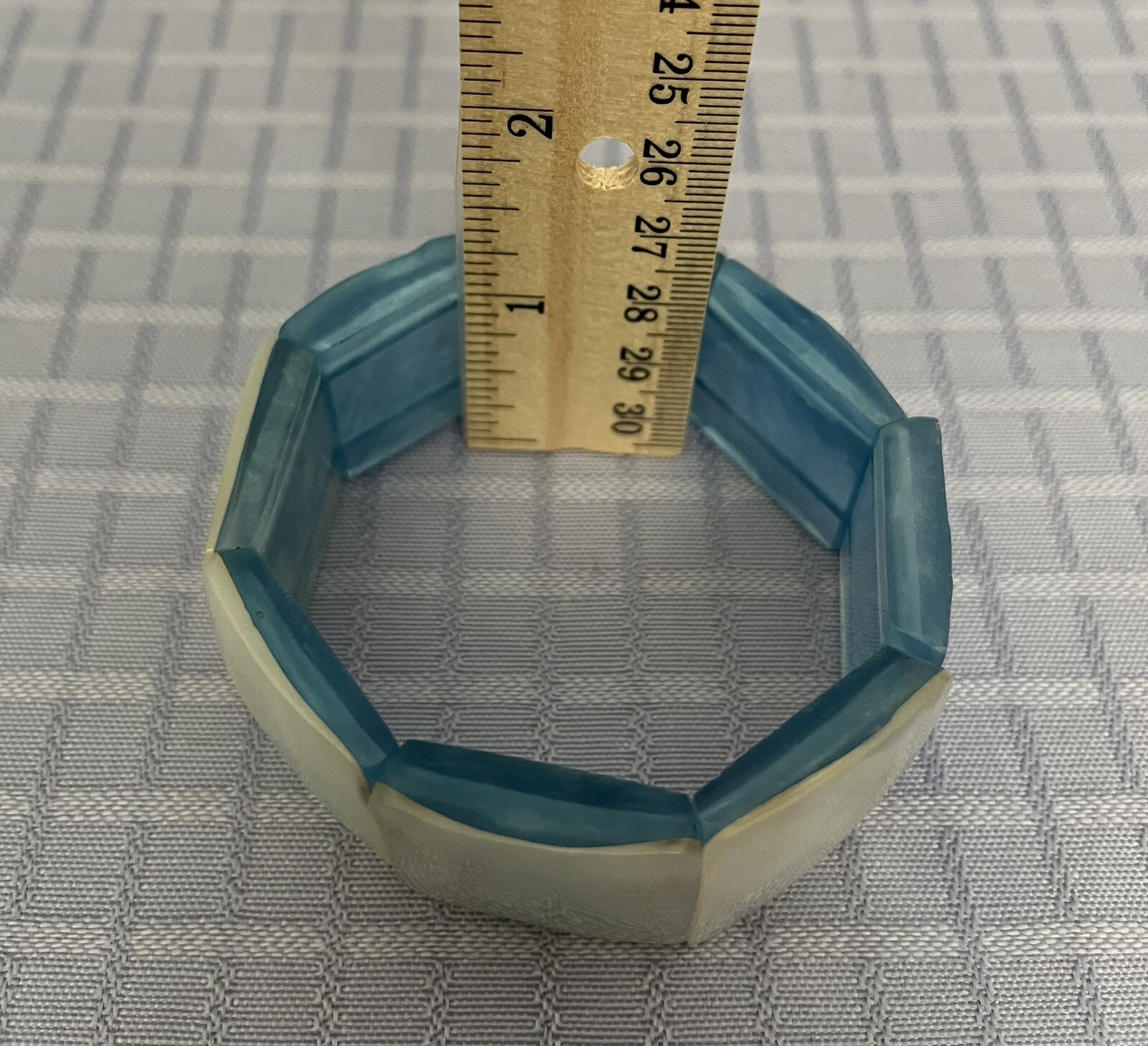 VTG Unique Lucite & Acrylic Stretch Bracelet, Light Blue & White Block Jewelry