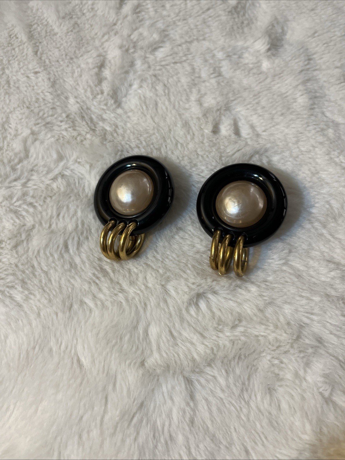 CHANEL Vintage Clip On Faux Pearl Classic Black & Cream Earrings Goldtone