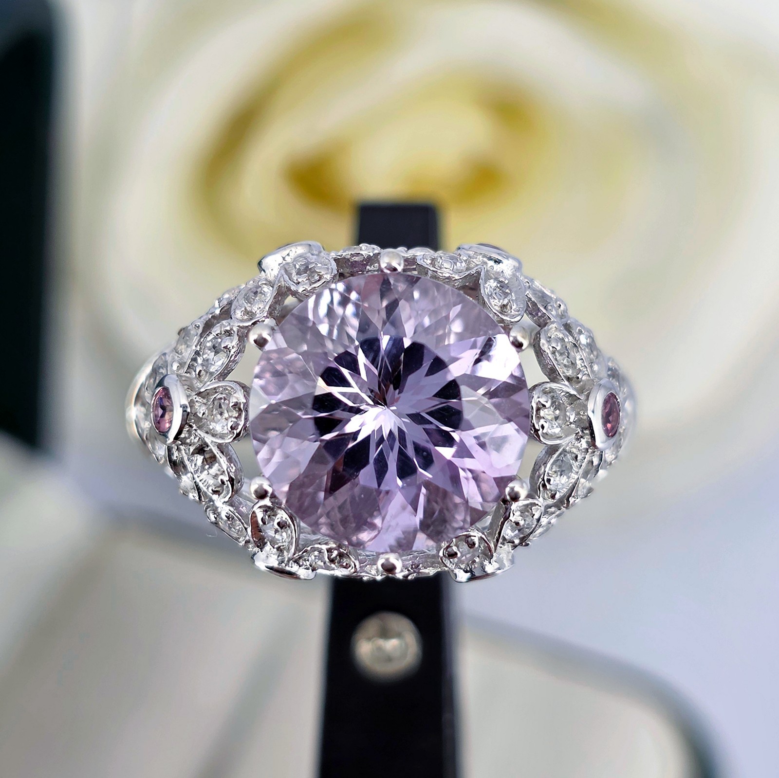14kt White Gold Round Lavander Quartz White Topaz Accent Floral Ring Size 10.50