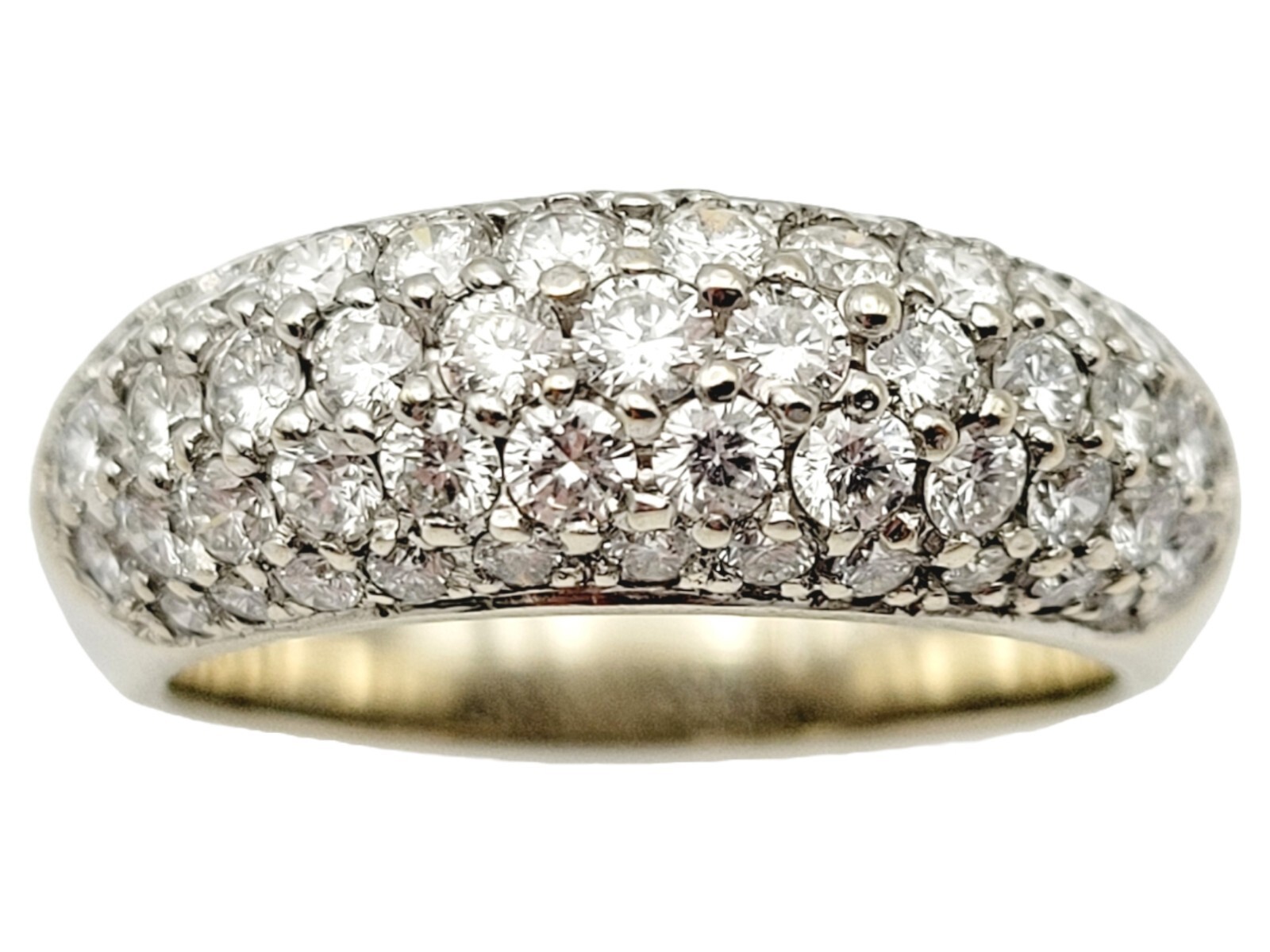 Ring Diamonds Round Pavé 1.52 CTW Dome 7.18 mm Band 18 Karat White Gold Size 7