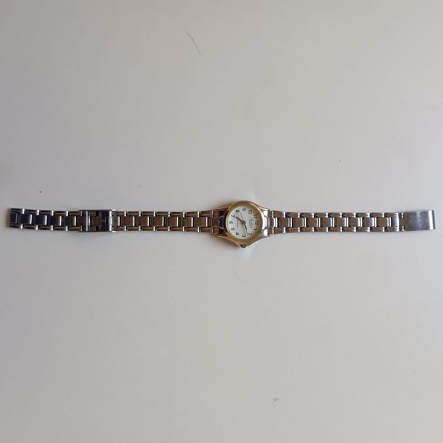 Vintage Falcon Q&Q Ladies Quartz Wrist Watch Silver Tone Bracelet Easy Read