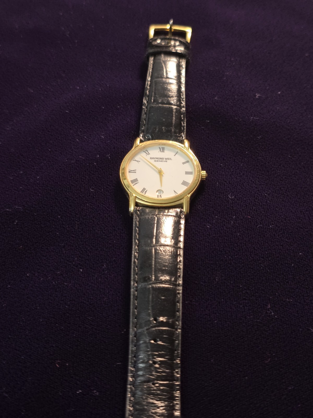Raymond Weil Geneve 5571 Swiss ETA Roman Dial Gold Tone Watch Runs Perfect