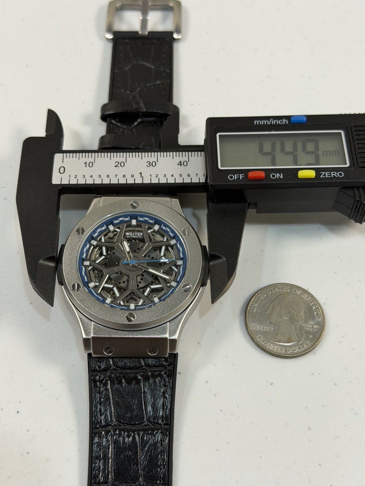 Men’s Automatic Mechanical Skeleton Racing Wheel Rim Design Sport Watch 44.9mm