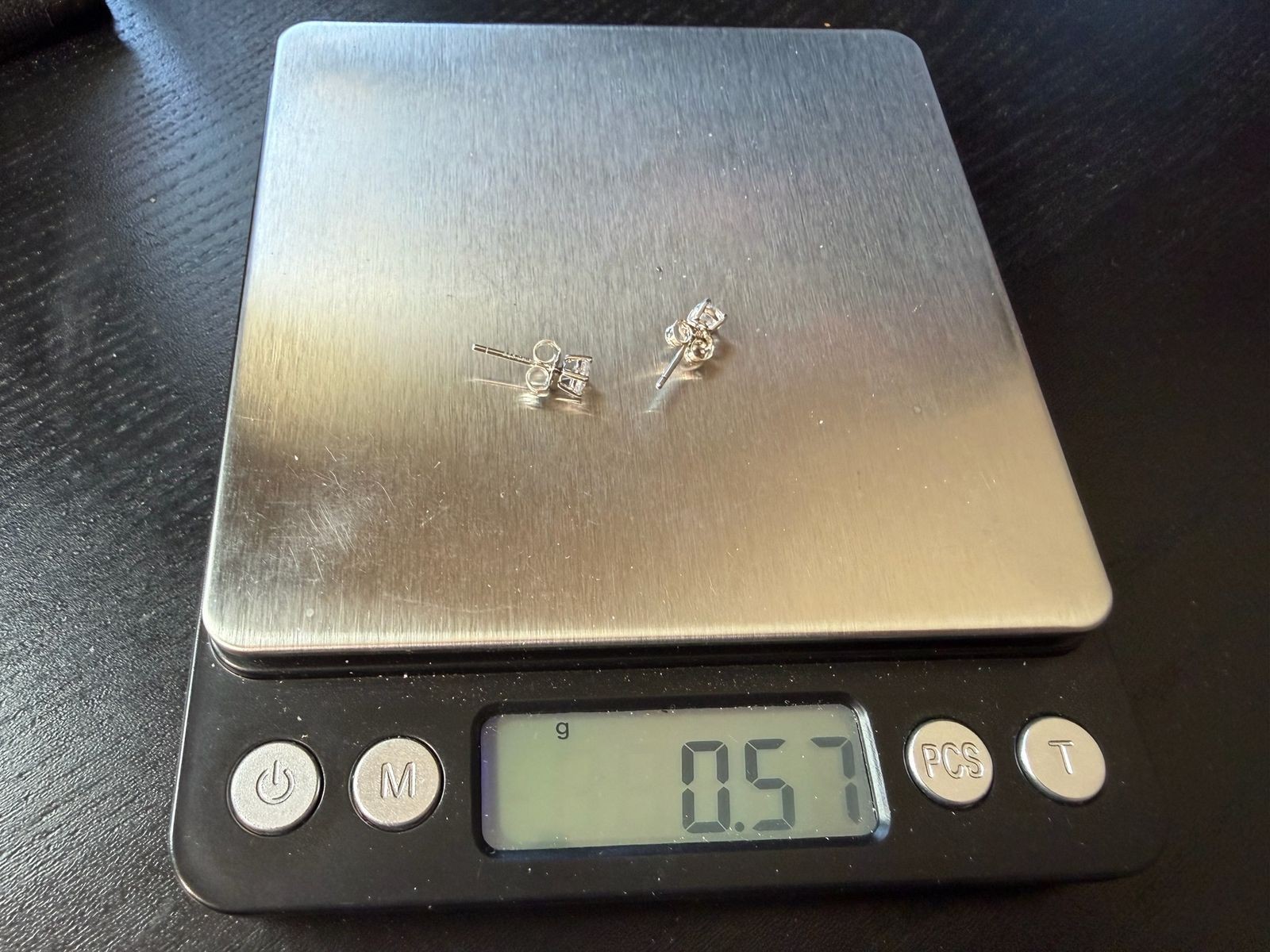 0.57g Vintage Sterling Silver 925 Sparkling Round Stud Earrings Elegant M