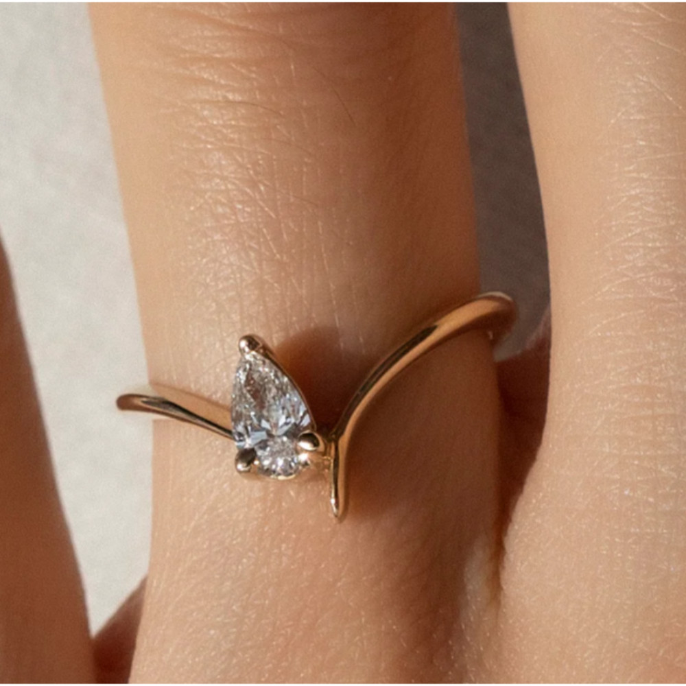 Lab Created Engagement Diamond Ring Pear Cut 1 Carat IGI GIA HRD 14k Yellow Gold
