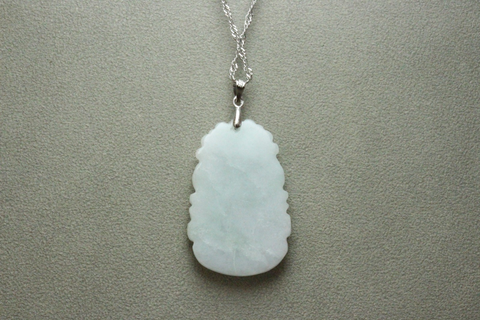 Natural White green A Jadeite jade Hand-Carved Mouse (Chinese Zodiac) Pendant