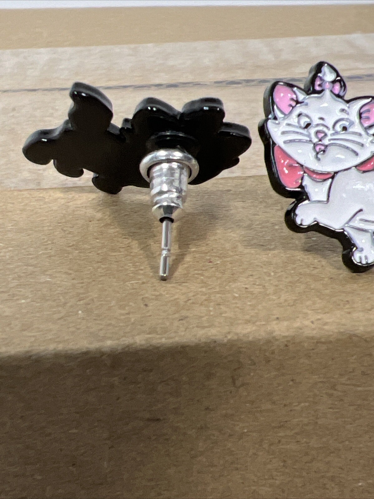 Aristocats Marie White Kitten w/ Pink Bow Enamel Stud Earrings Disney New