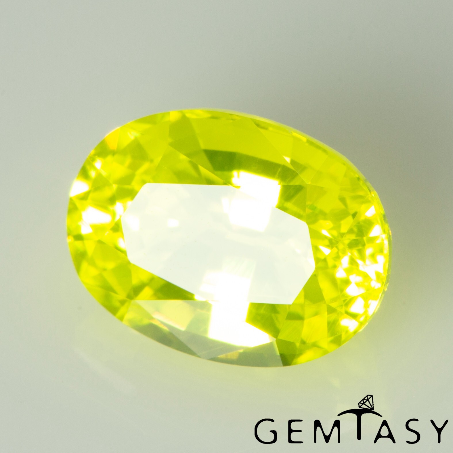 Cut stone – YAG Neon Czochralski (Pulled) lab grown, facet Oval 8x6mm 1.8-2.2ct