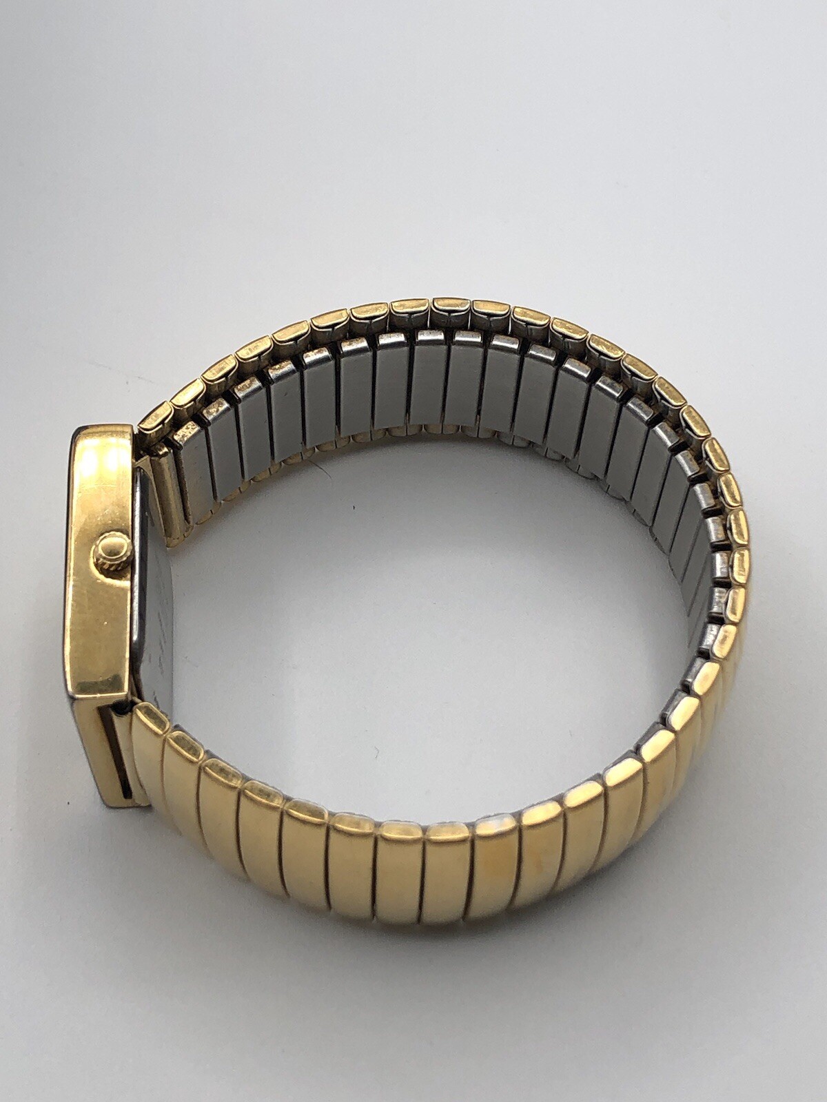 JOAN RIVERS V377 Classic Collection Gold Tone QUARTZ WATCH w/Stretch Band