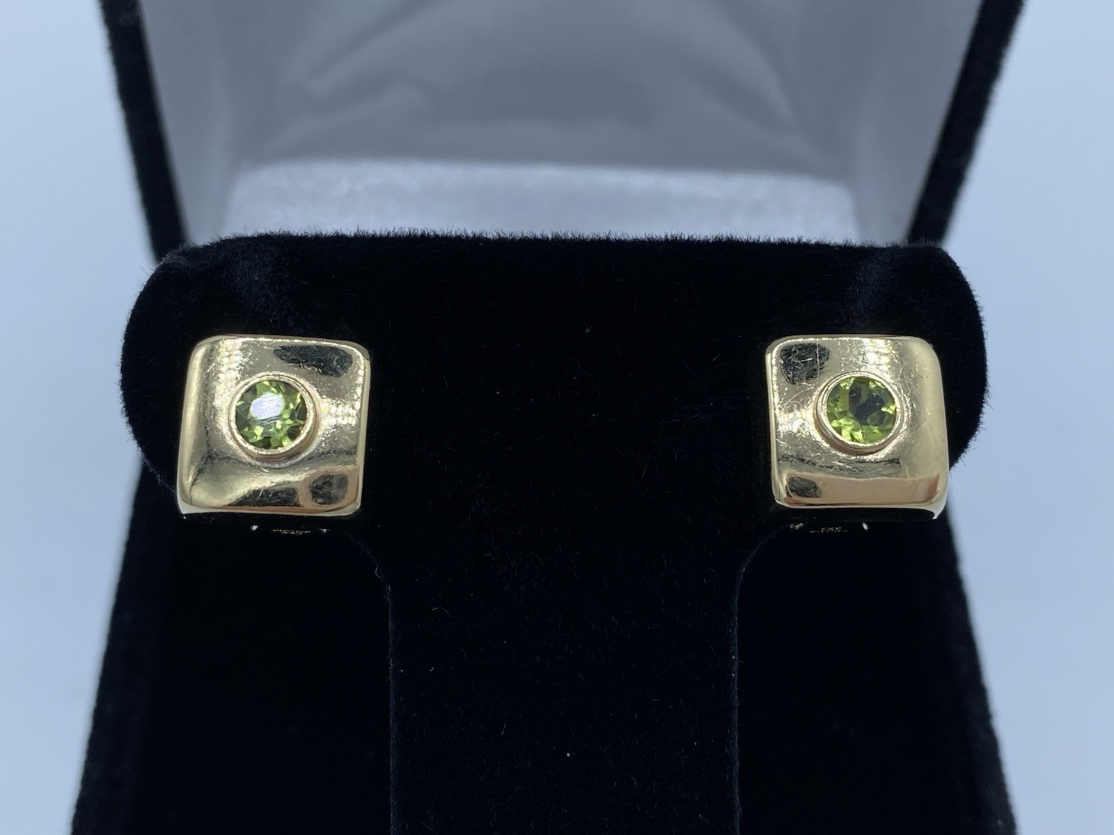 14K Yellow Gold Peridot Modernist Square Earrings 2.4 Grams