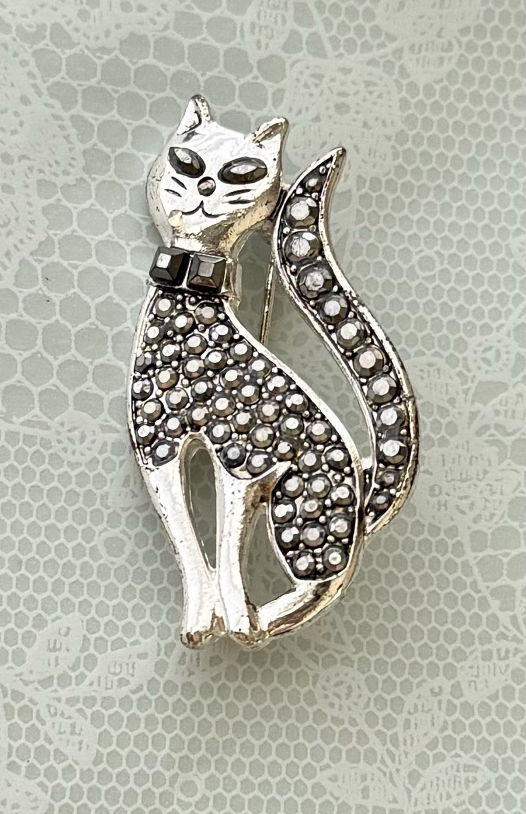 Vintage Cat marcasite Brooch Pin / Silver Tone Metal