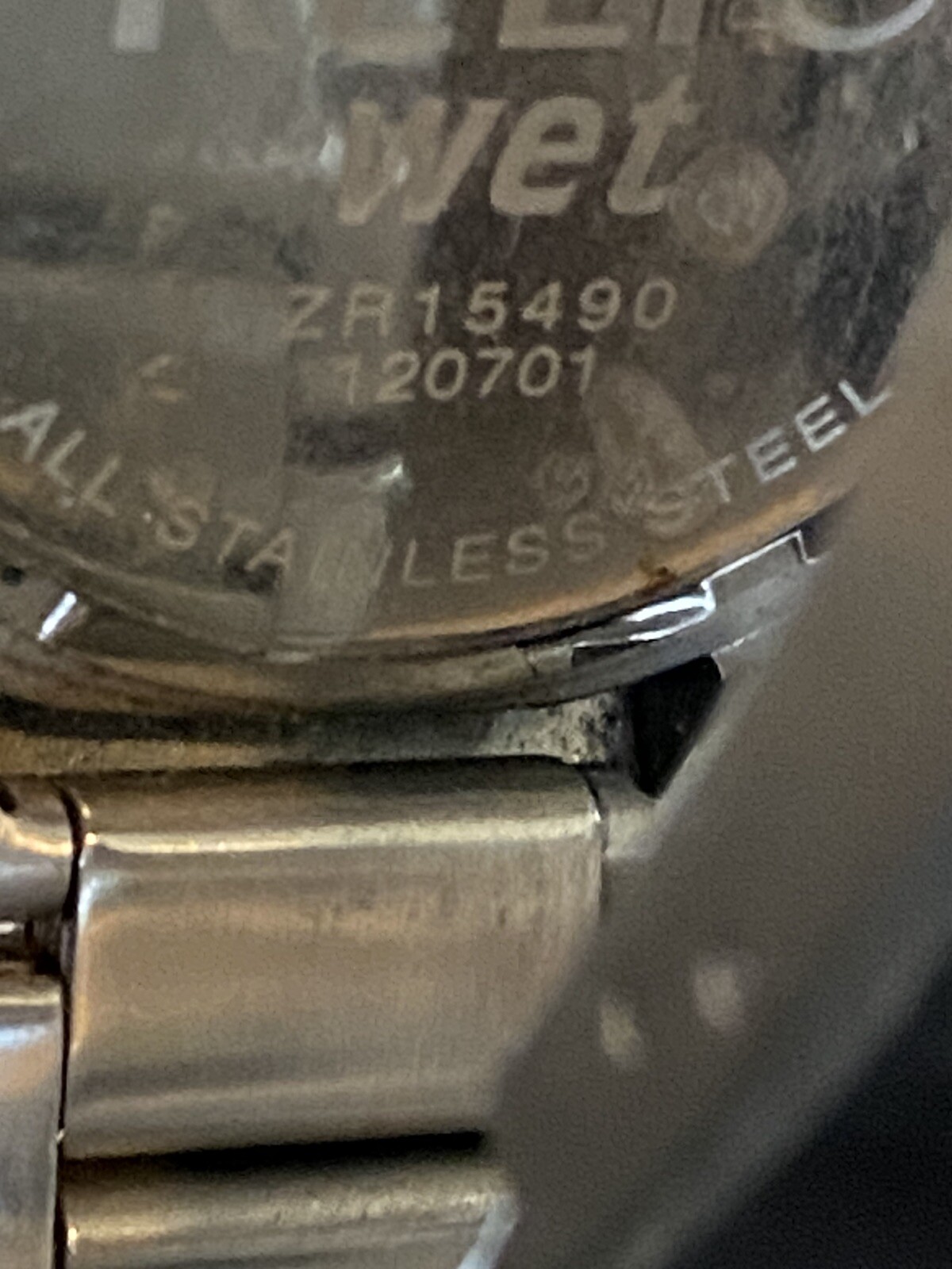 Men’s Relic Watch, Large Chronograph STYLE ZR15490 Water resistant 165 ft w/tin