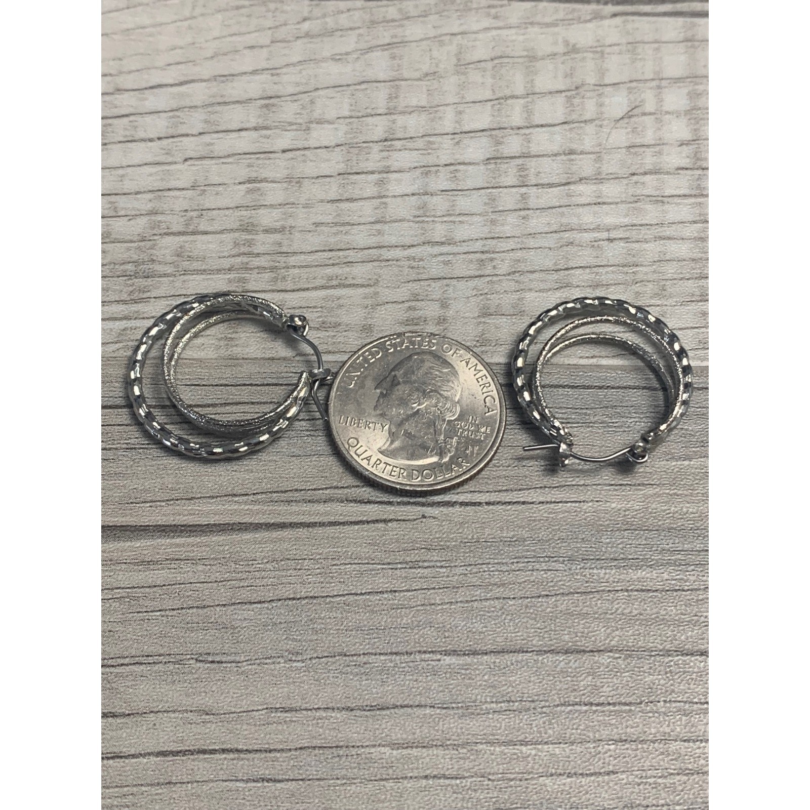 Silver Tone Triple Layer Hoop Earrings Textured Scalloped Glitter Latch Back 1″