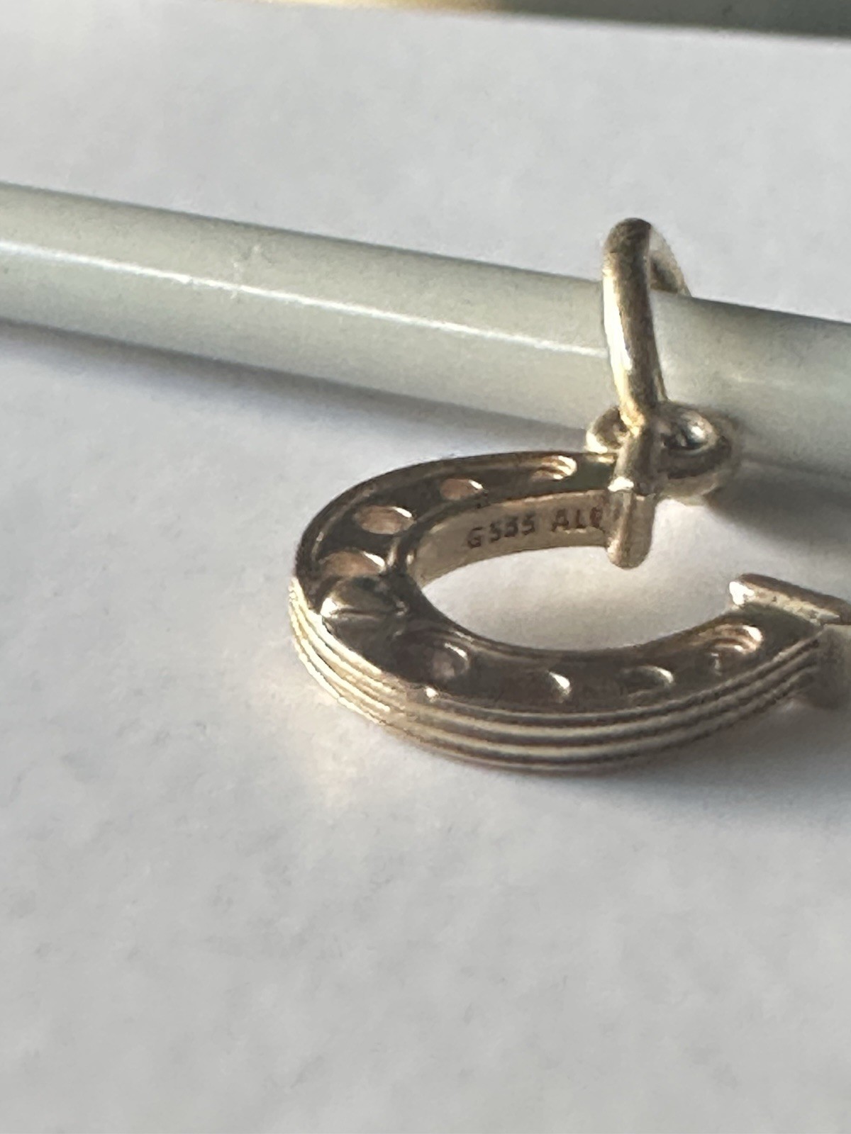 Excellent Condition Pandora Moments My Lucky Horseshoe Dangle Charm 752328C00