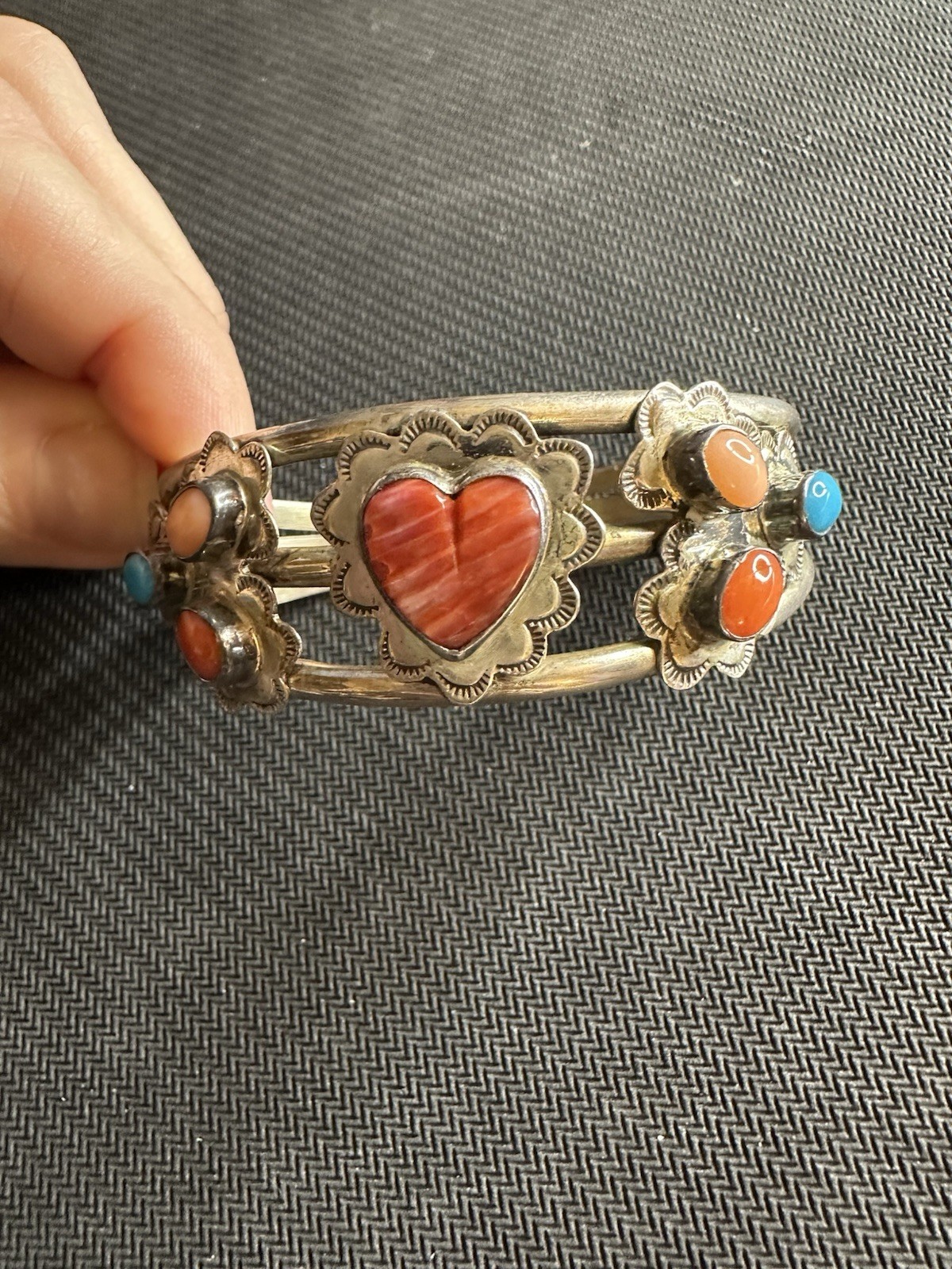 Vtg Carol Felley 925 NA Spiny Oyster Heart Turquoise Engraved Bracelet