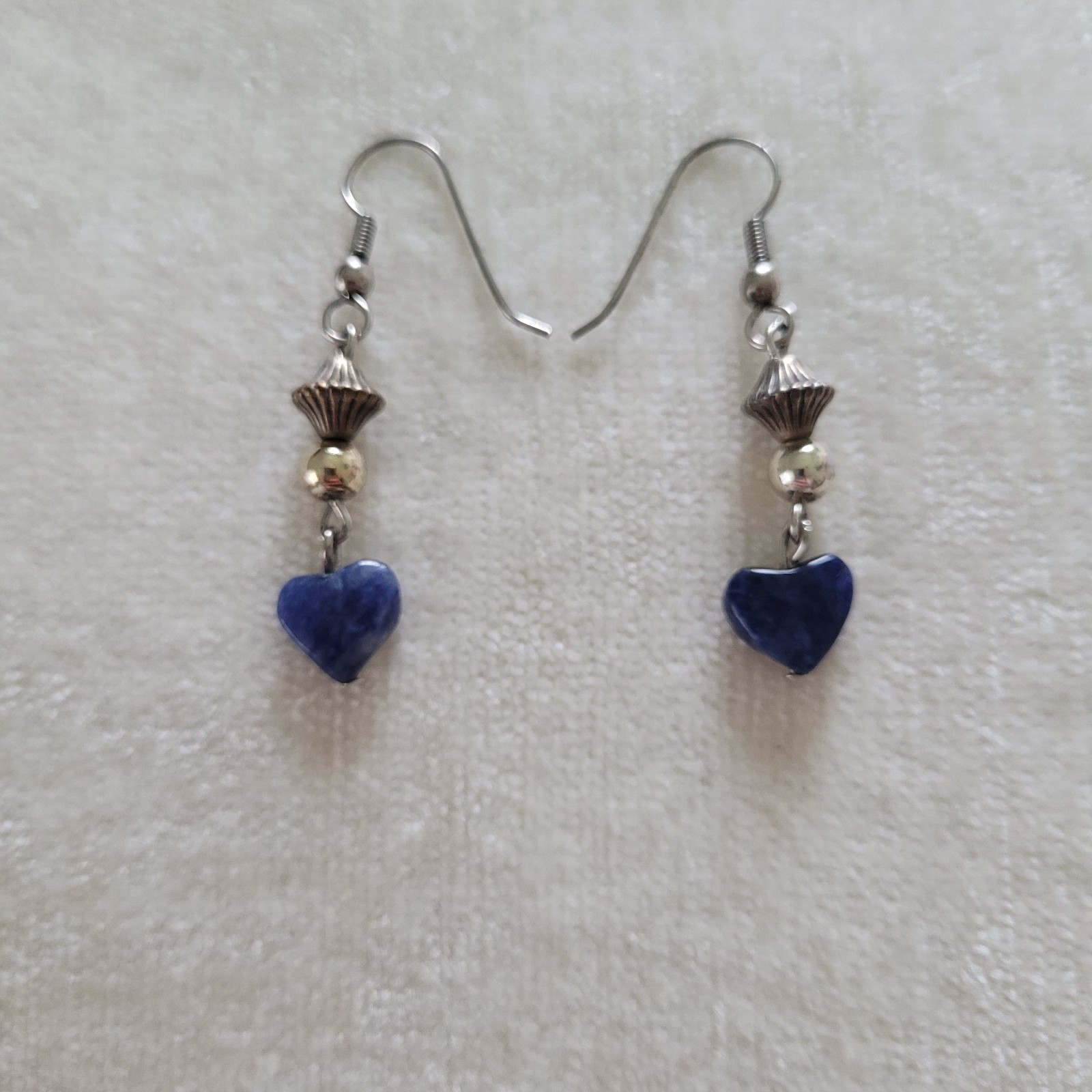 Vintage 1970s Grey Blue Stone Heart Silver Tone Dangle Hook Earrings