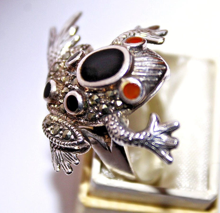 RARE HANDTOOLED STERLING SILVER MARCASITE ONYX, CARNELIAN EYES RING Sz8.75 10.5g
