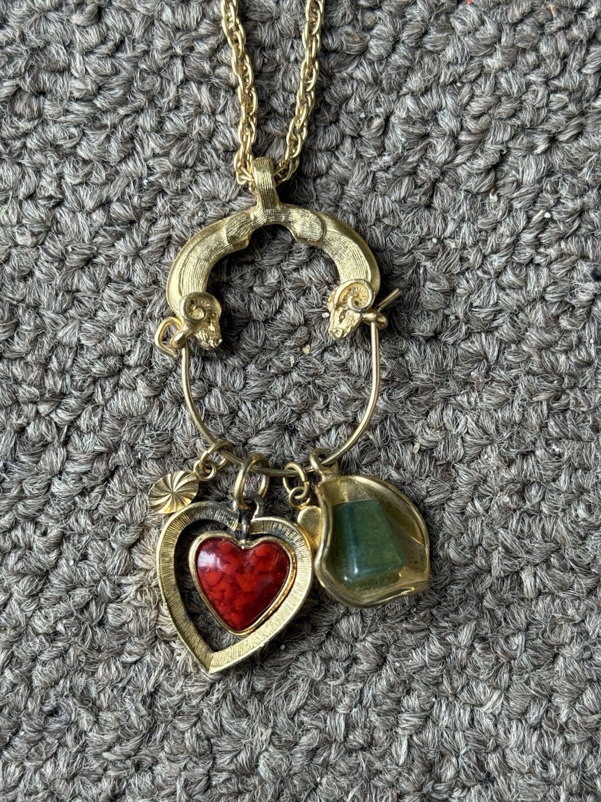 Vintage 1970s 80s Gold Played Charm Necklace – Ram Heads Heart Charms