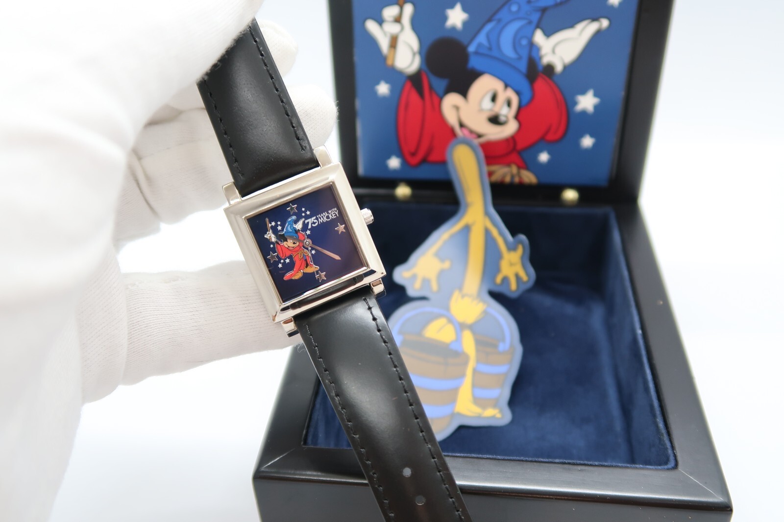 MICKEY MOUSE, 75 Year Disney, “Sorcerer’s Apprentice” LE CHARACTER WATCH,R8-84