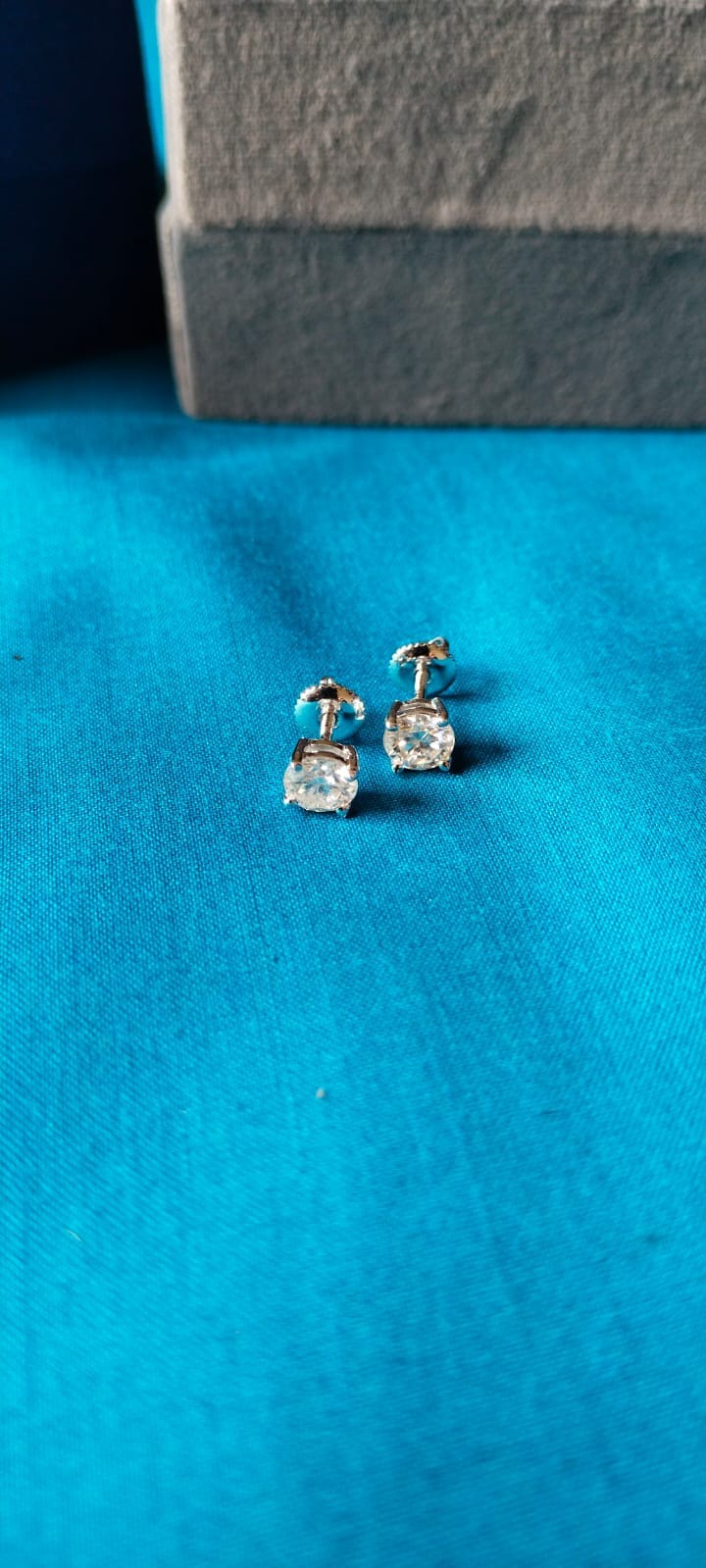 GIA 3.00ct Round Diamond Stud Earrings in 14K Whte Gold with Screw Backs