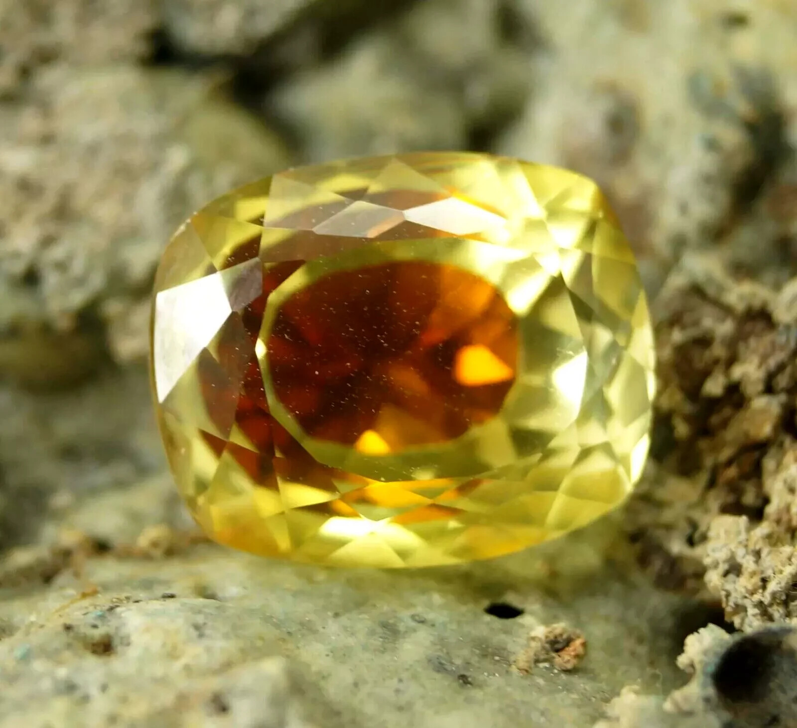 Bi-Color Pitambari Sapphire Cushion Natural 16-18 Ct Loose Certified Gemstone