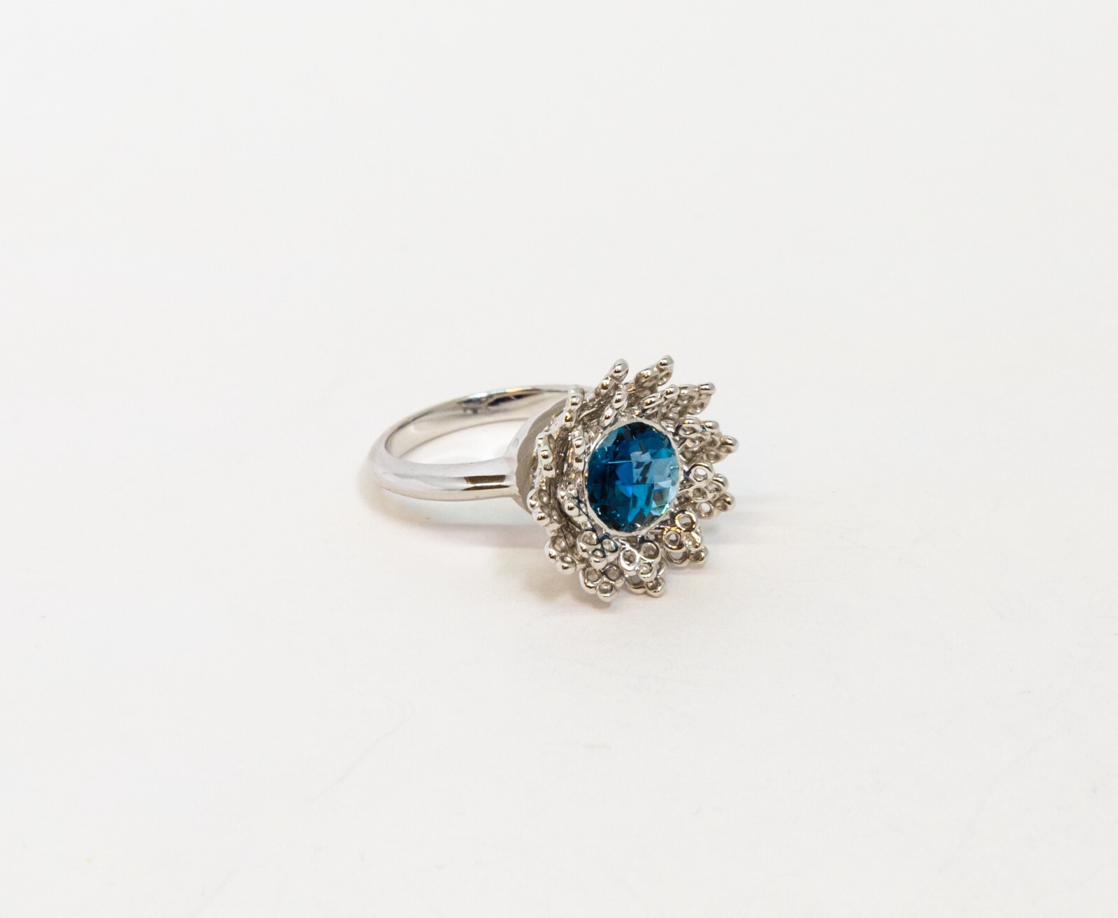 Carrera Y Carrera Reina 18K White Gold & Topaz 2.39ct Ring, 10076522