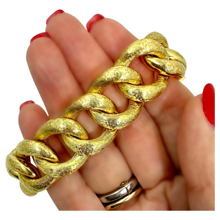 Mid-20th Century 14K Yellow Gold Large Curb Link Florentine Finish Bracelet