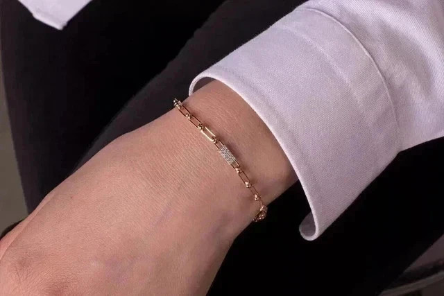 Paper Clip Style Bracelet VVS1 Moissanite 1Ct Round Cut 14K Yellow Gold Plated