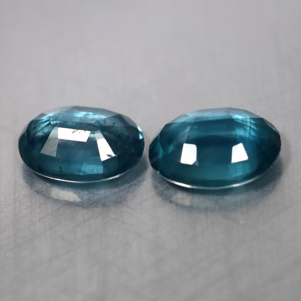 3.98 ct (2pcs) MATCHING PAIR Oval (8.88 x 6.88 mm) Natural Neon Blue Kyanite