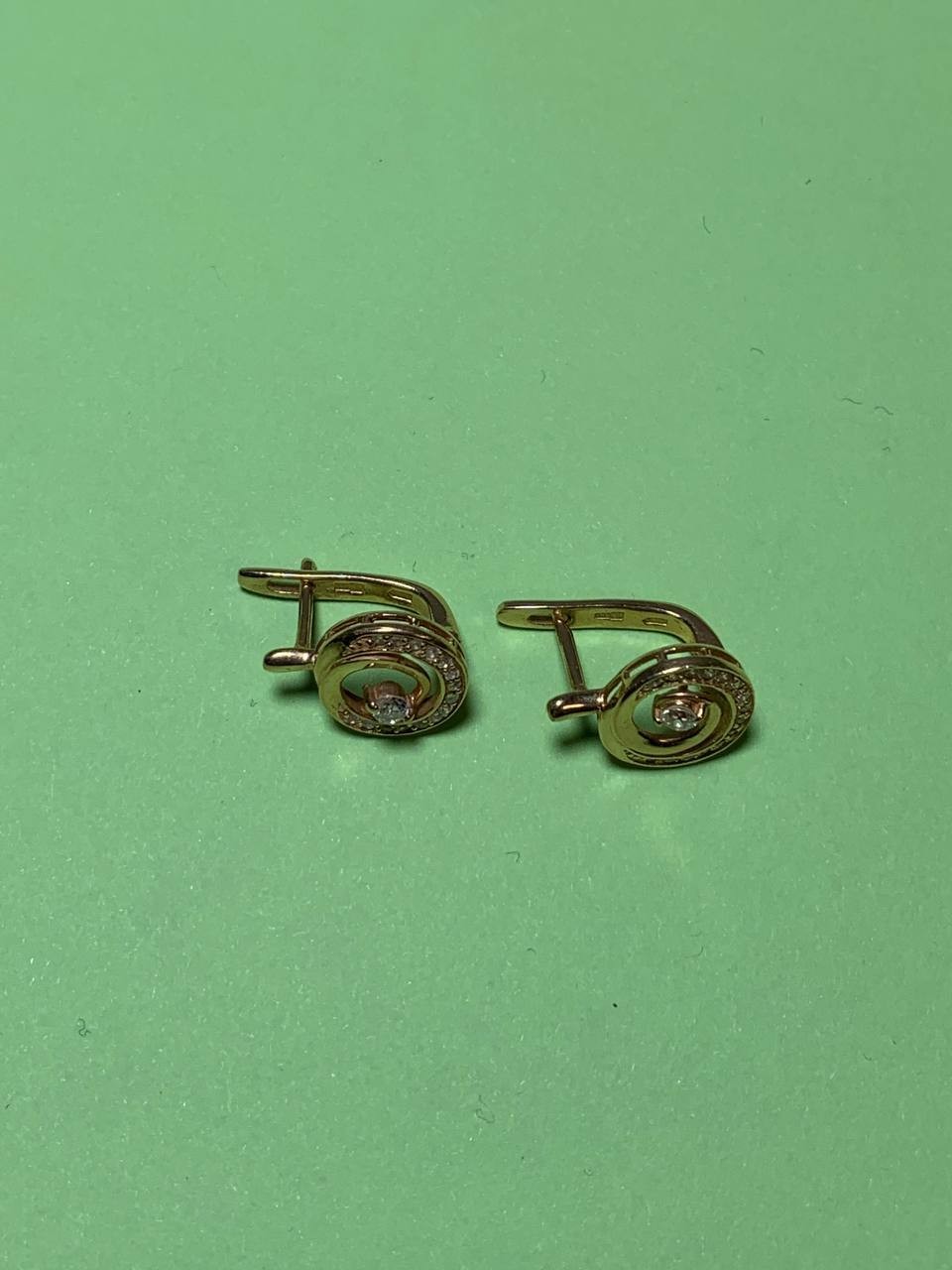 Vintage earrings from Ukraine made of 14-karat gold (583 assay value), Ukrainia