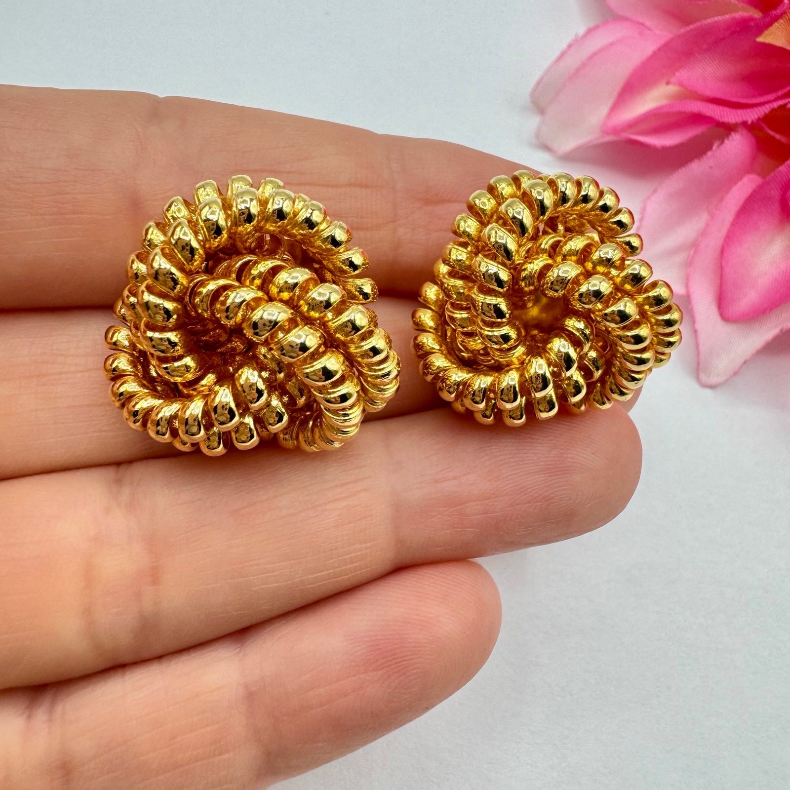 Vintage Chunky Coiled Yarn Ball Stud Earrings In Gold Tone 80s Big Bold Classic