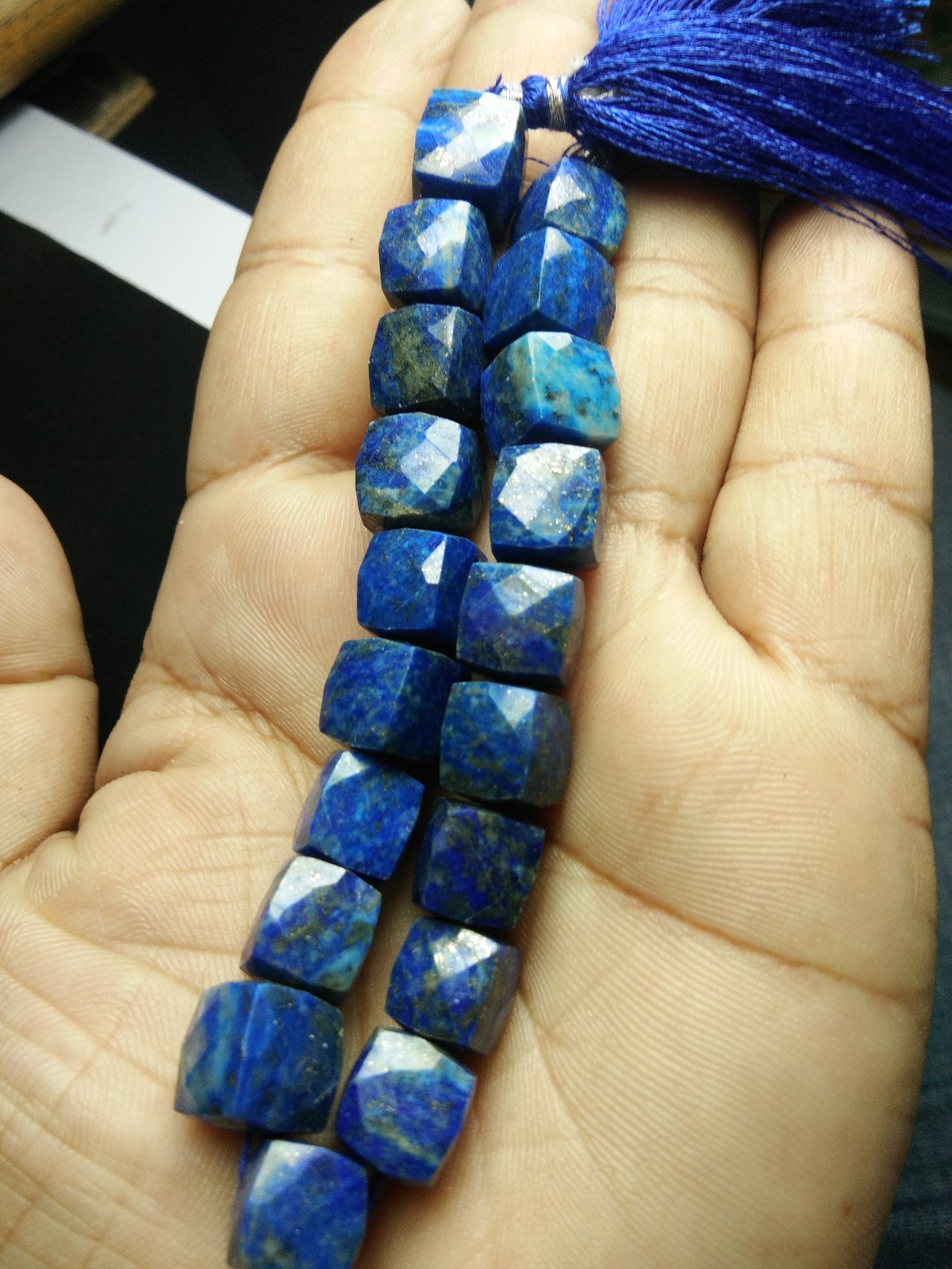 GENUINE LAPIS LAZUI FACETED CUBE 8-8.5 MM BEADS 7″ STRANDS
