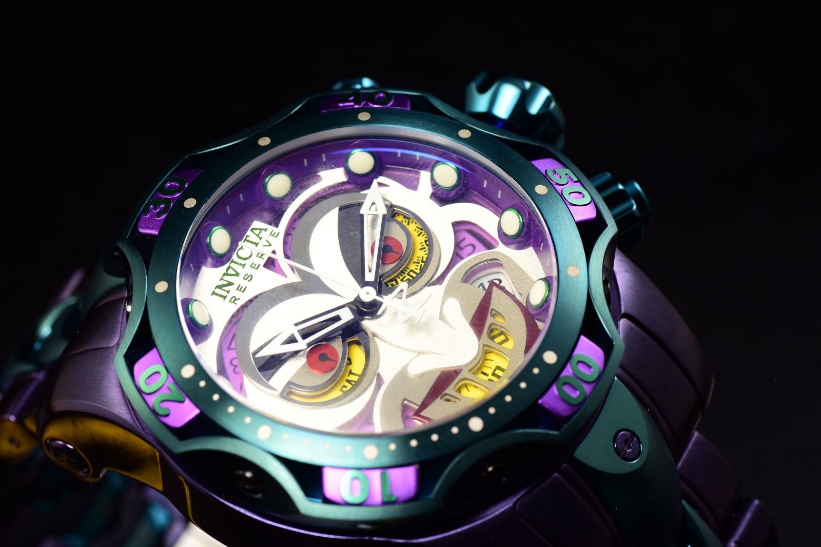 Invicta DC Comics JOKER Reserve Chrono 52.5 mm Swiss Green/Purple Ltd Ed Watch