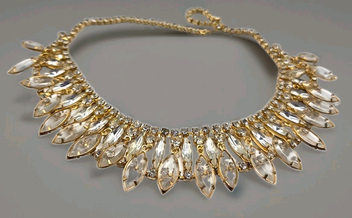 Vintage Juliana White Dangle Bezel Crystal Rhinestone Gold tone Necklace 15″