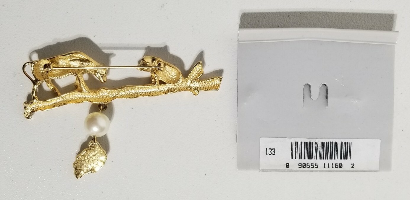 Vintage Marvella Gold Brooch Pig And Bull Dangle Pearl Farm Theme 11160 ☆ New ☆