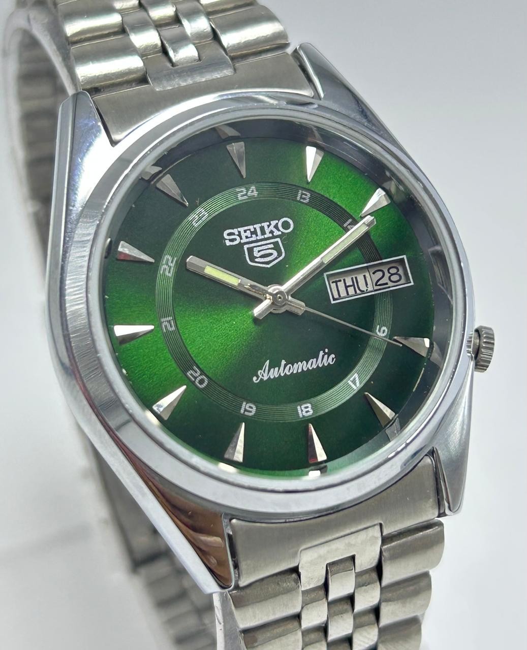 Vintage Seiko 5 Green Dial Automatic Japan Movement No.7009A Men’s Wrist Watch.