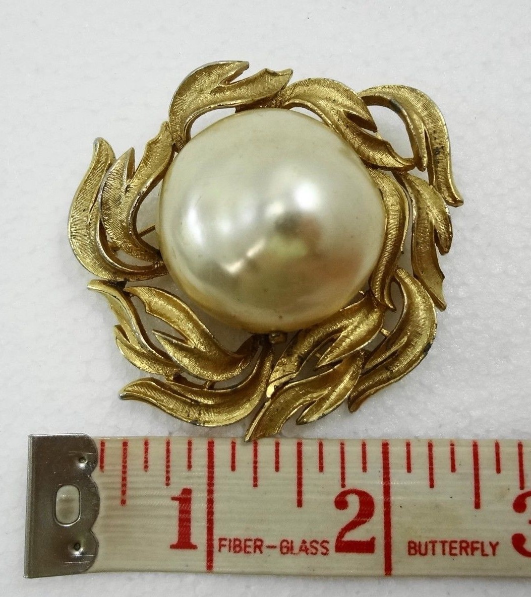 Vintage SA Large Pearl Goldtone Pin Brooch 2 1/2 x 2 1/4 inches