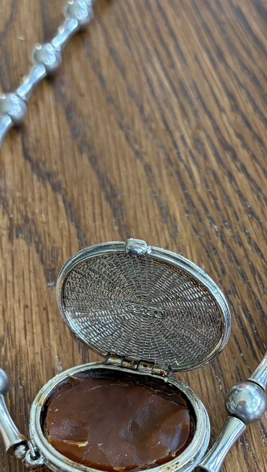 Vtg Estee Lauder 1973 Moonsilver Perfume Locket Pendant Necklace Collectible