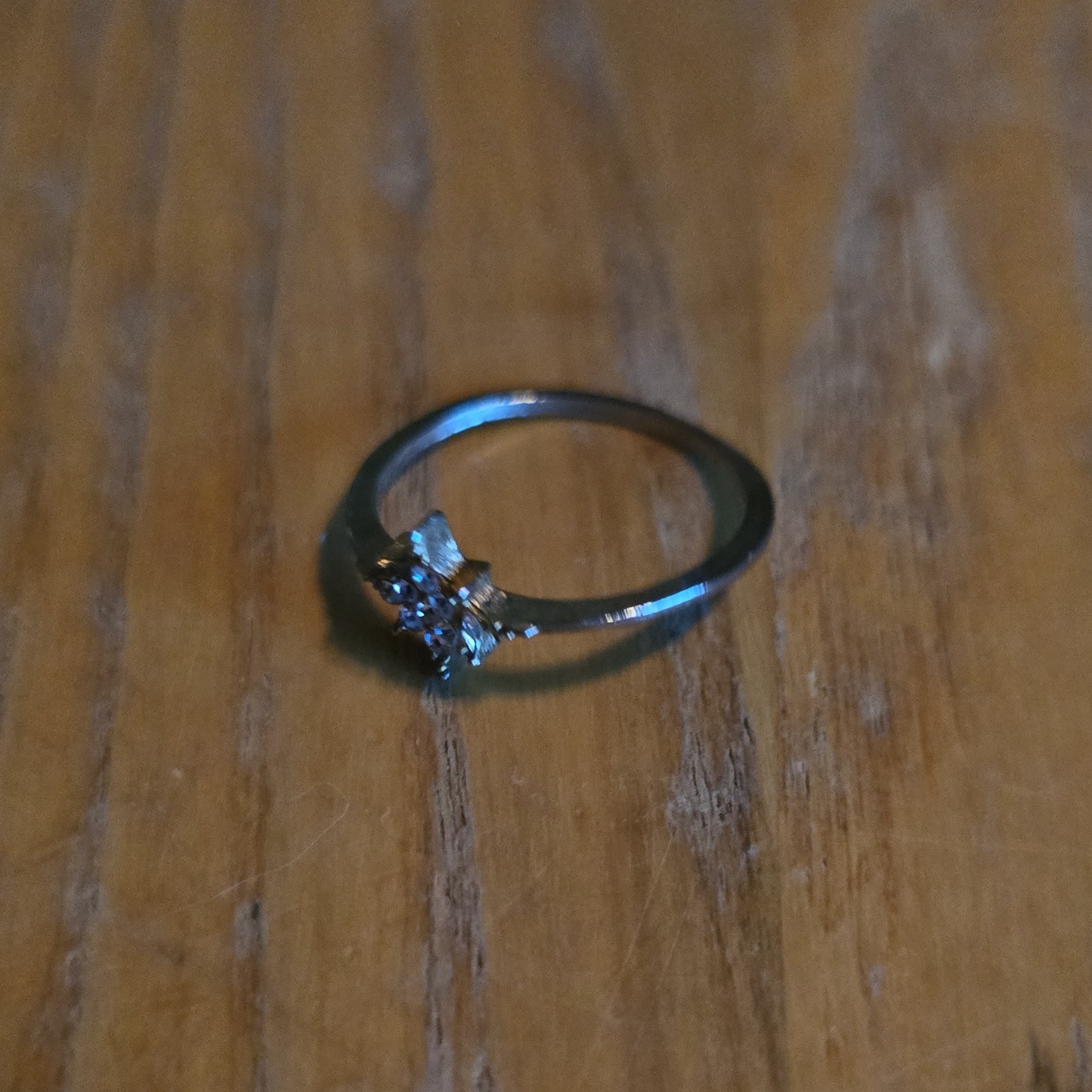 Silver Tone Metal Solitaire Band Ring Prong Set Clear Stone Size 7