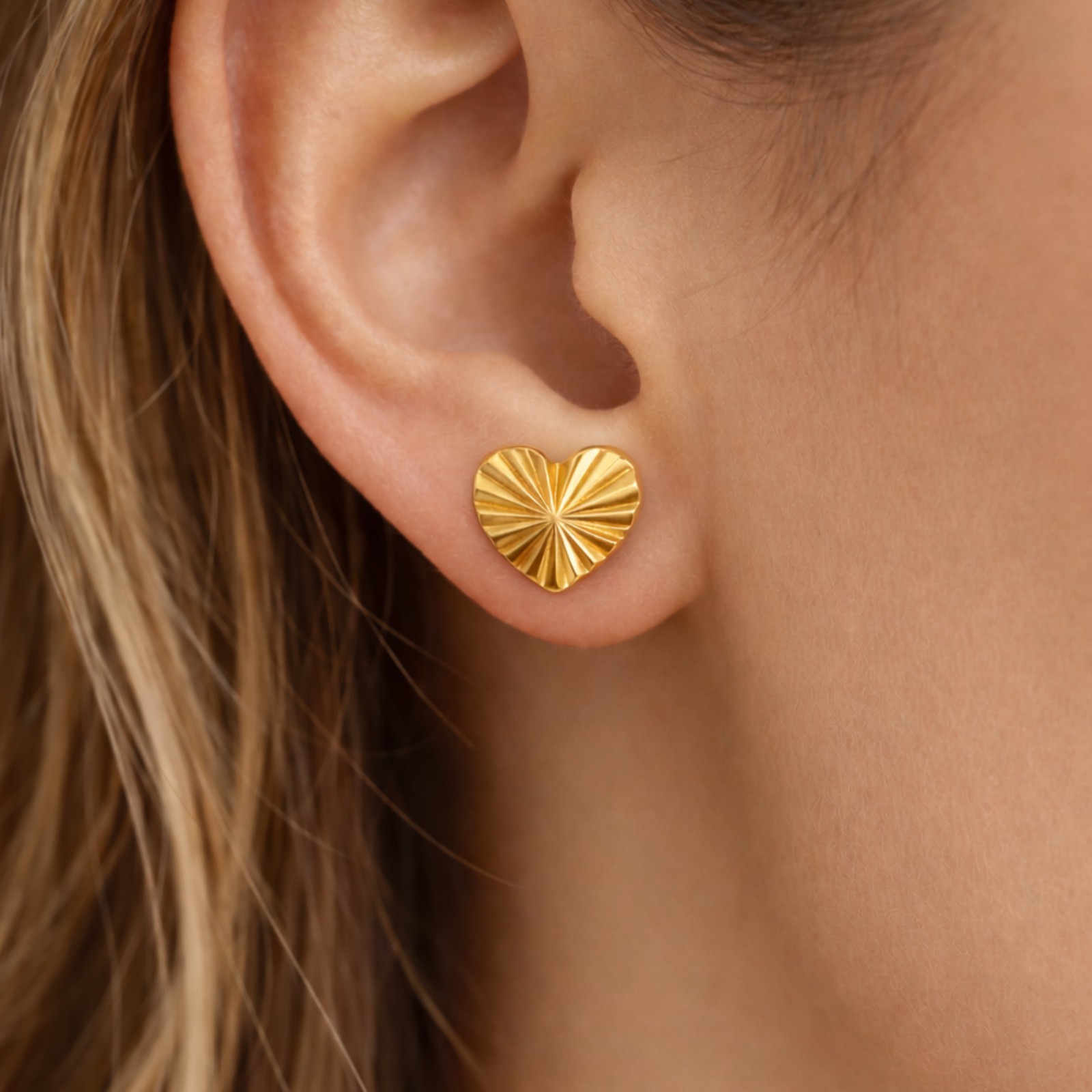 ReaI Italian 1/200 14K Yellow Gold Oro Overlay Heart Stud Earrings Women Ladies